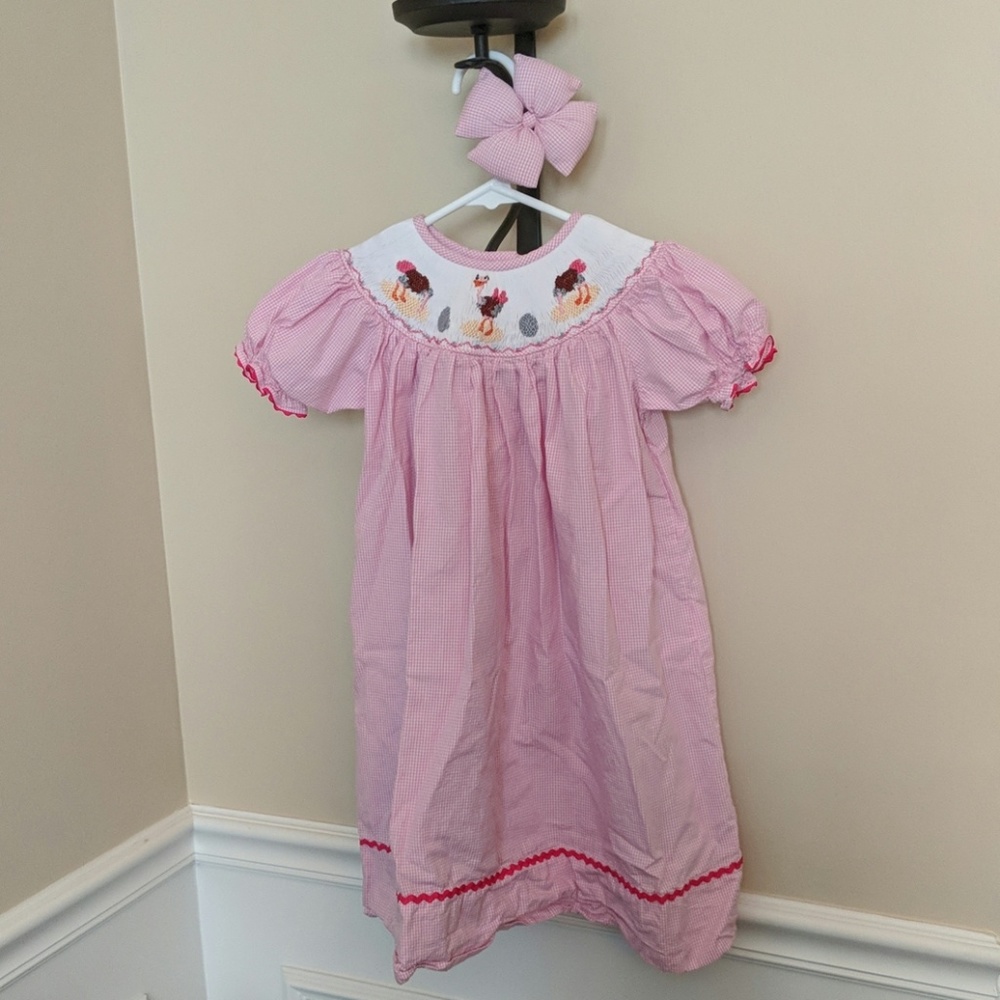 Pink ostrich dress with bow clip ☀️ 3T